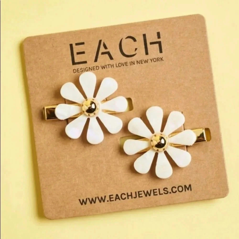 EACH Jewels Caroline‎ Flower Daisy Hair Clip Barrette 2 Pack Pearl White Gold